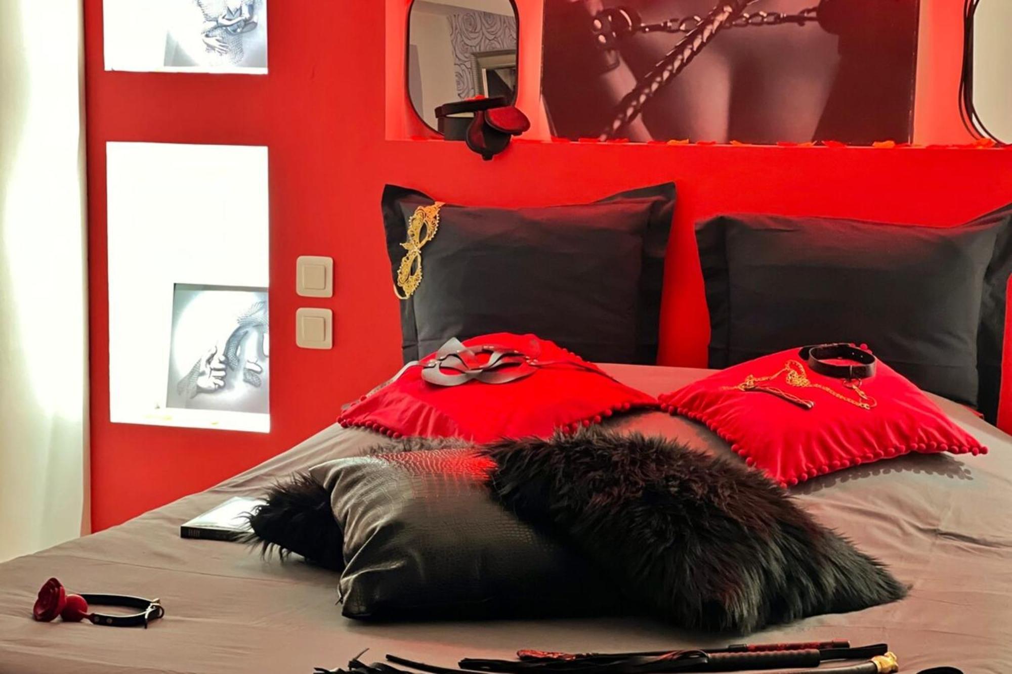 Dark Room Perpignan Aux 50 Nuances Jacuzzi Prive Villeneuve-de-la-Raho Dış mekan fotoğraf