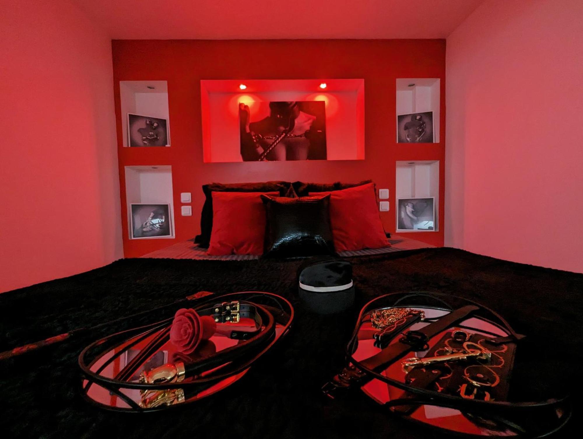 Dark Room Perpignan Aux 50 Nuances Jacuzzi Prive Villeneuve-de-la-Raho Dış mekan fotoğraf